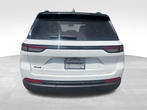 Bright White Clearcoat 2025 Jeep Grand Cherokee Limited