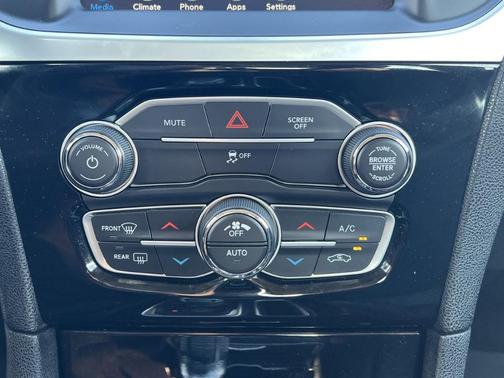 2023 Chrysler 300 Touring