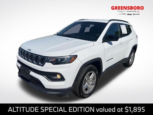 Bright White Clearcoat 2024 Jeep Compass Latitude