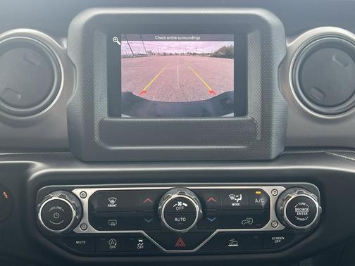 2022 Jeep Gladiator Sport