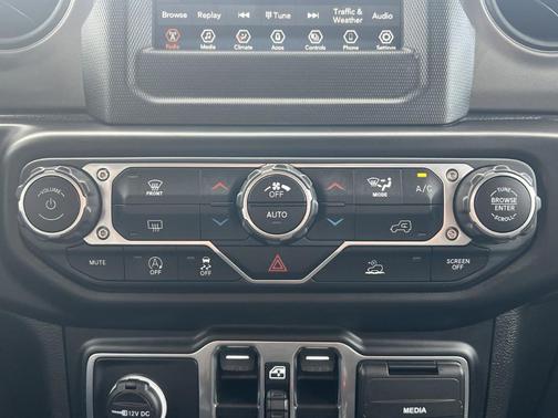 2022 Jeep Gladiator Sport