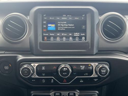 2022 Jeep Gladiator Sport