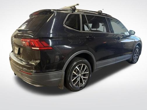 Deep Black Pearl Effect 2021 Volkswagen Tiguan 2.0T S