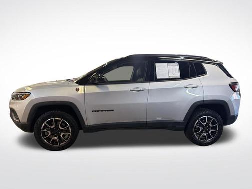 Silver Zynith 2025 Jeep Compass Trailhawk
