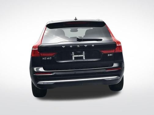 2023 Volvo XC60 B5 Ultimate Bright Theme