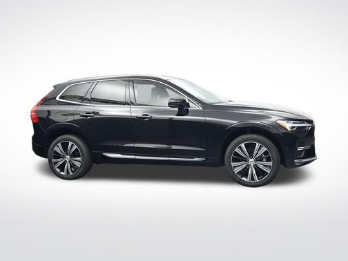 2023 Volvo XC60 B5 Ultimate Bright Theme