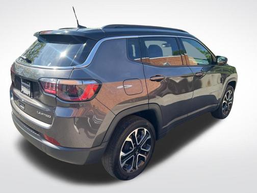 Granite Crystal Clearcoat Metallic 2023 Jeep Compass Limited