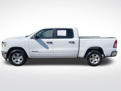 Bright White Clearcoat 2023 RAM 1500 Big Horn