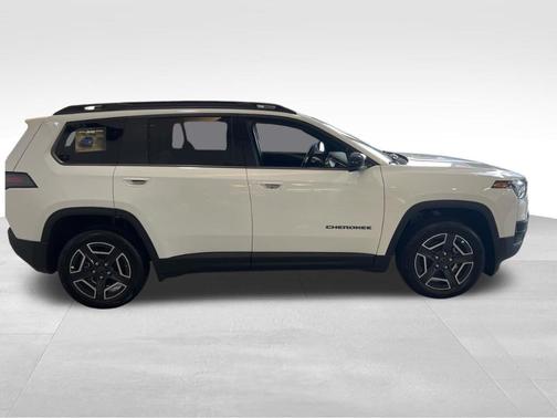 Bright White Clearcoat 2026 Jeep Cherokee LAREDO/LIMITED