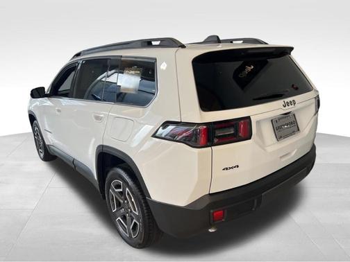 Bright White Clearcoat 2026 Jeep Cherokee LAREDO/LIMITED