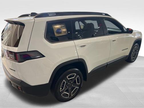 Bright White Clearcoat 2026 Jeep Cherokee LAREDO/LIMITED
