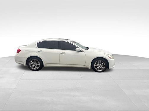 2013 INFINITI G37x Base