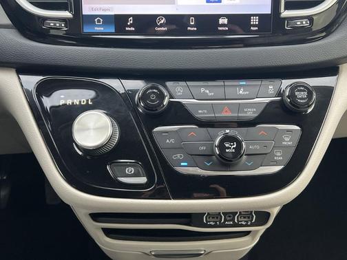 2021 Chrysler Pacifica Touring-L