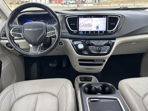 2021 Chrysler Pacifica Touring-L