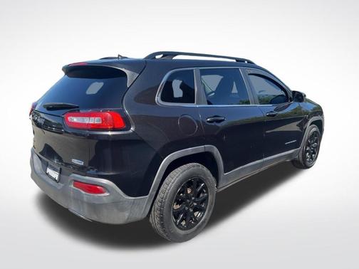 Brilliant Black Crystal Pearlcoat 2015 Jeep Cherokee Latitude
