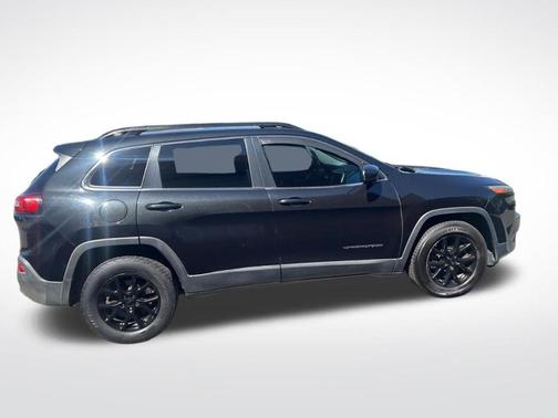 Brilliant Black Crystal Pearlcoat 2015 Jeep Cherokee Latitude