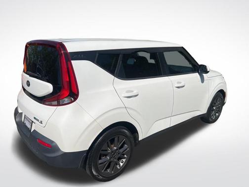 Snow White Pearl 2021 Kia Soul S