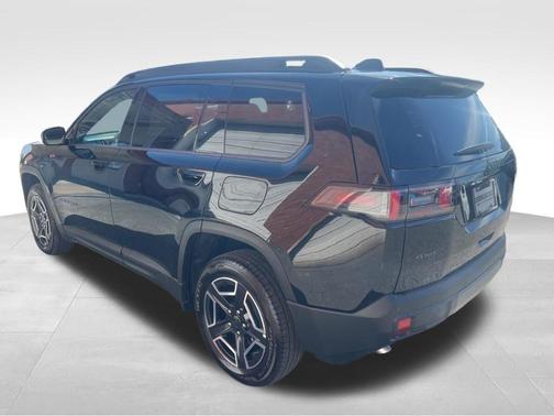 Diamond Black 2026 Jeep Cherokee LAREDO/LIMITED