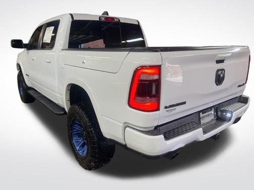 Bright White Clearcoat 2020 RAM 1500 Laramie