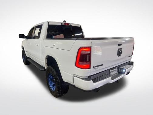 Bright White Clearcoat 2020 RAM 1500 Laramie