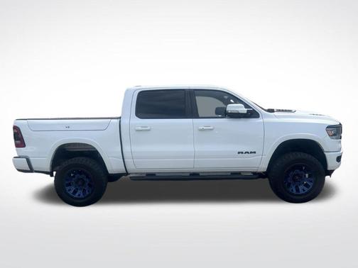 Bright White Clearcoat 2020 RAM 1500 Laramie
