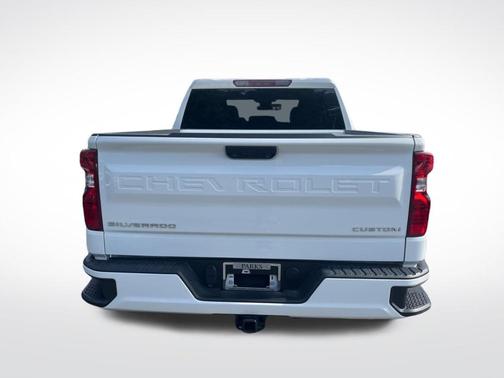 Summit White 2024 Chevrolet Silverado 1500 Custom