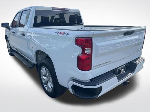 Summit White 2024 Chevrolet Silverado 1500 Custom