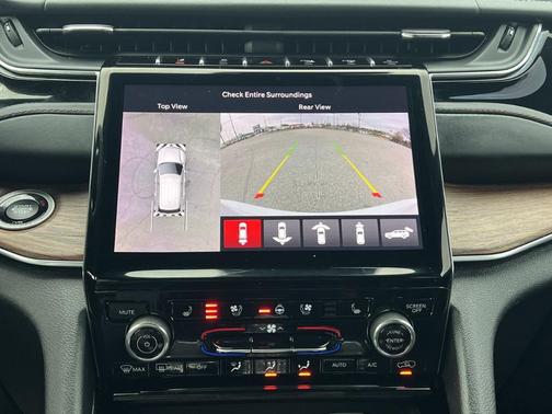 2022 Jeep Grand Cherokee Summit