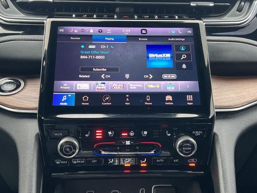 2022 Jeep Grand Cherokee Summit