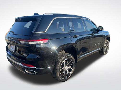 2023 Jeep Grand Cherokee Summit