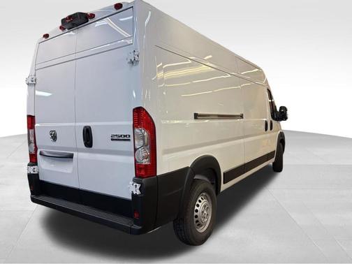 Bright White Clearcoat 2026 RAM ProMaster 2500 High Roof