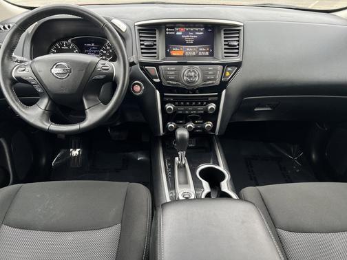 2020 Nissan Pathfinder SV