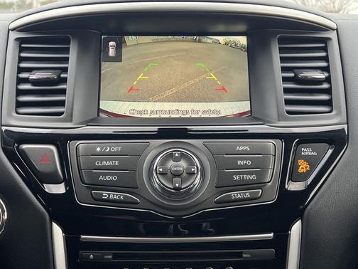 2020 Nissan Pathfinder SV