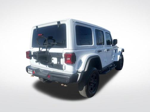 Bright White Clearcoat 2023 Jeep Wrangler Rubicon 392