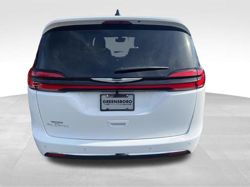 Bright White Clearcoat 2026 Chrysler Pacifica Select