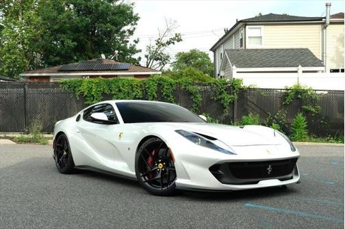 2018 Ferrari 812 Superfast Base