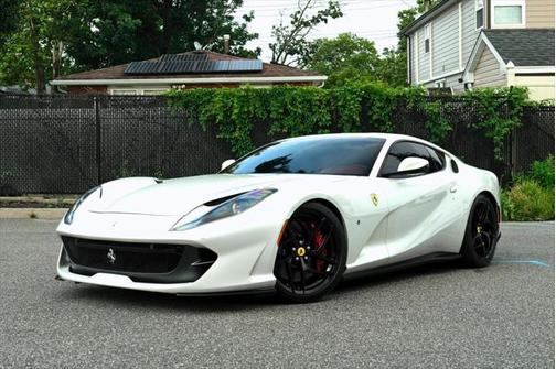 2018 Ferrari 812 Superfast Base