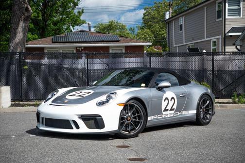 GT Silver Metallic 2019 Porsche 911 Speedster