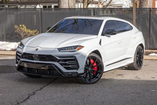 2022 Lamborghini Urus Graphite Capsule