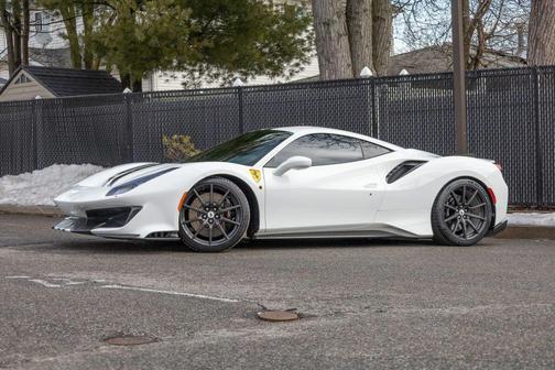 2020 Ferrari 488 Pista Base