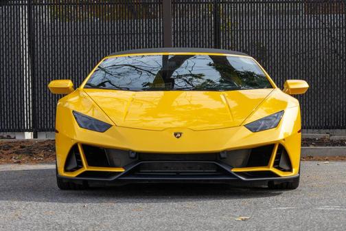 2024 Lamborghini Huracan EVO Spyder