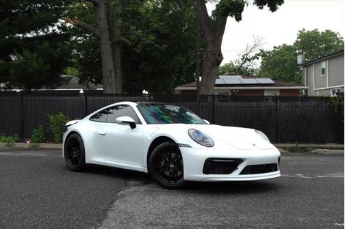 2022 Porsche 911 Carrera