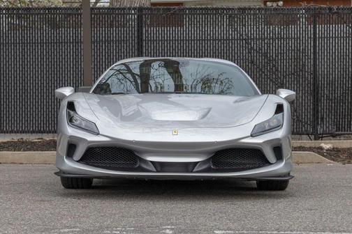 Argento Nurburgring Metallic 2022 Ferrari F8 Spider Spider Convertible 2D