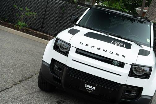 Fuji White 2024 Land Rover Defender 110 P400 S