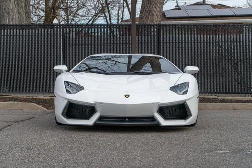 2017 Lamborghini Aventador LP700-4