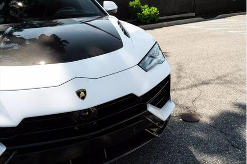 2024 Lamborghini Urus Performante