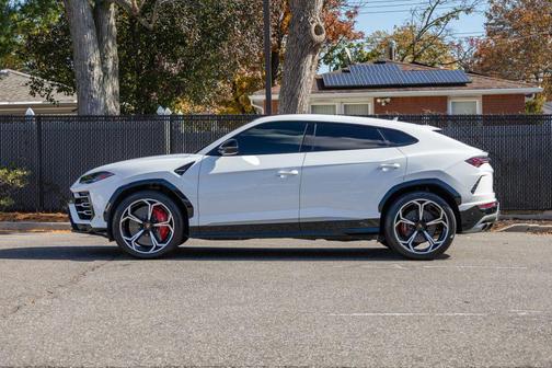 2019 Lamborghini Urus Sport Utility 4D