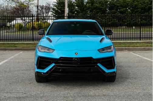 2023 Lamborghini Urus S