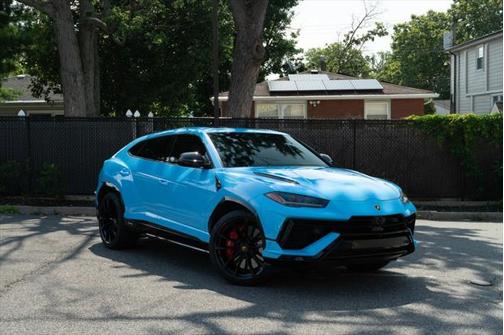2023 Lamborghini Urus S