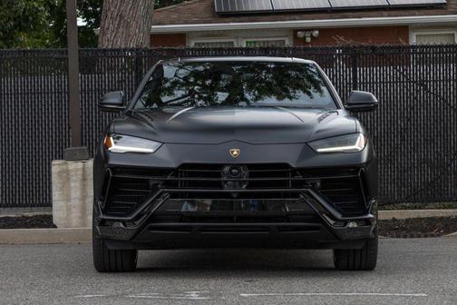 2024 Lamborghini Urus S